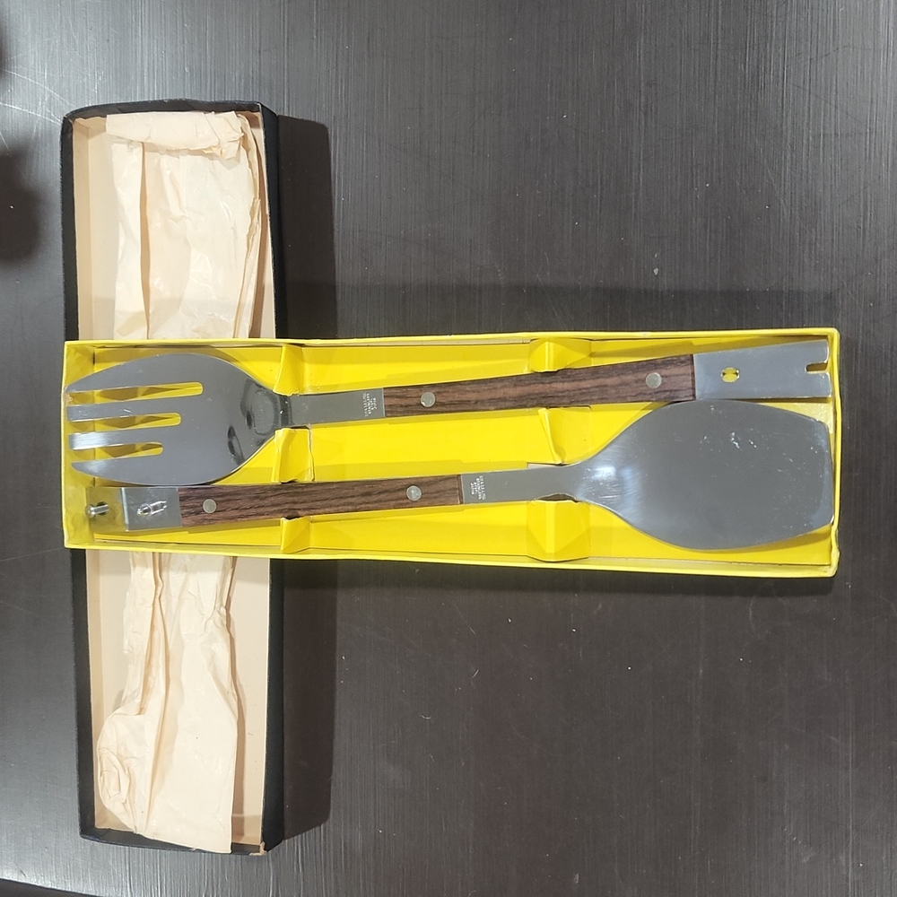Vintage Salad Serving Set/Tongs